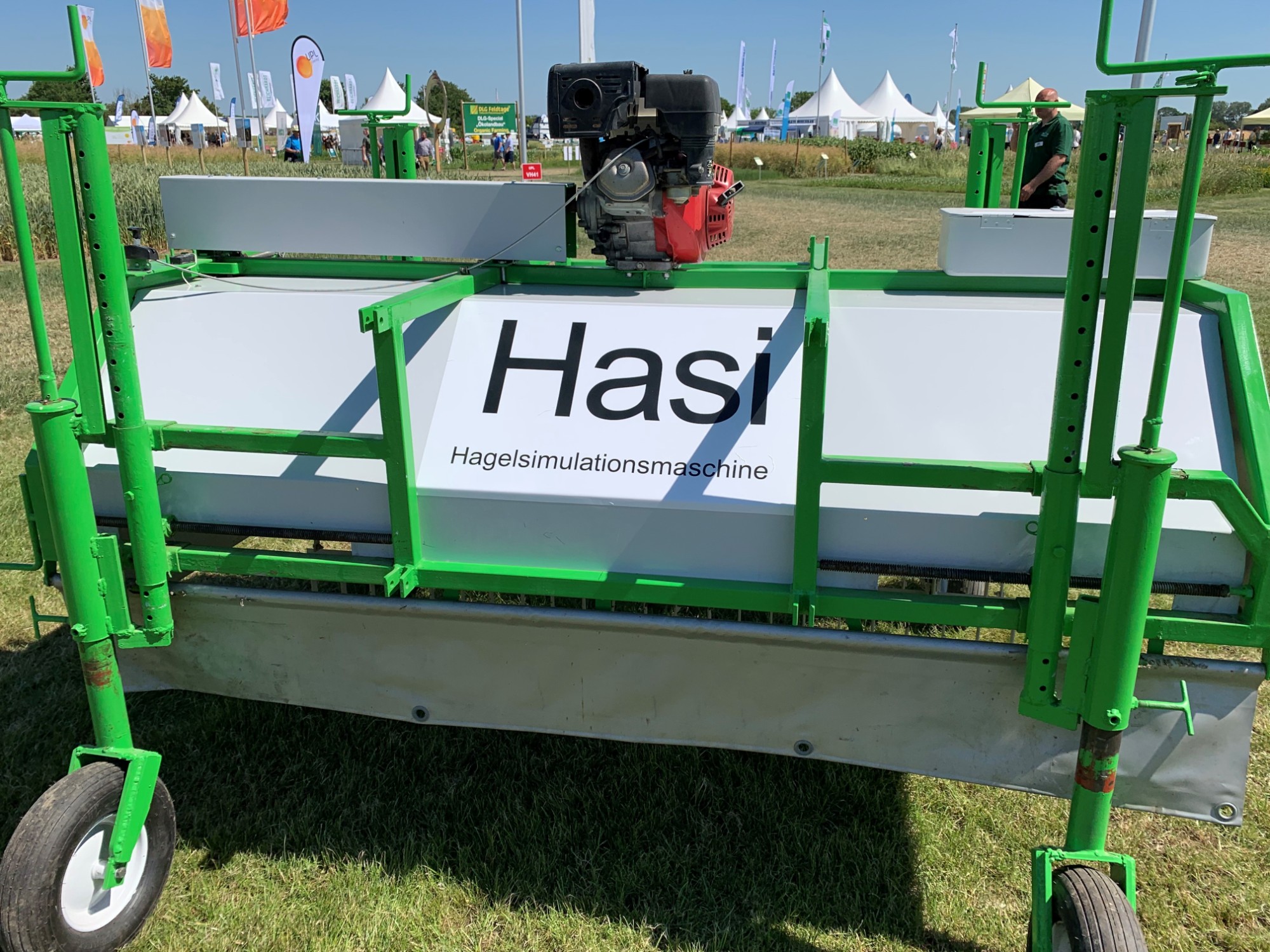 Wir sind &uuml;brigens die einzigen, die Hagel machen k&ouml;nnen. Gerne informieren wir Sie &uuml;ber unsere Hagelsimulationsmaschine und unser Produktportfolio.